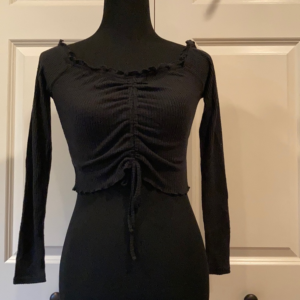 Long-sleeve ribbed crop top